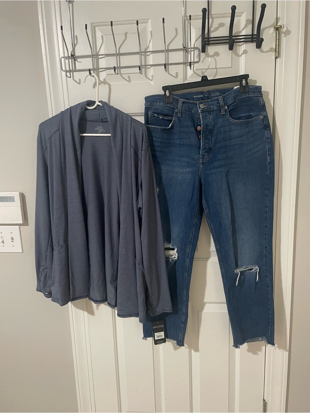 Old Navy Dark Blue Distressed High-Rise Women's Jeans sz12 with Cherokee nwt car